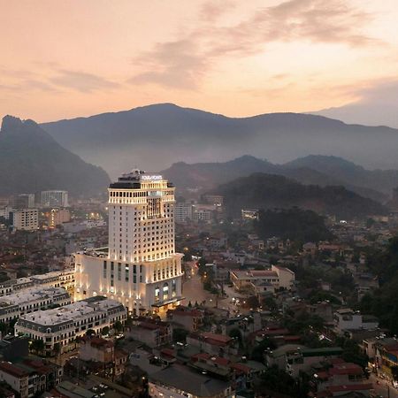 Four Points By Sheraton Ha Giang Esterno foto